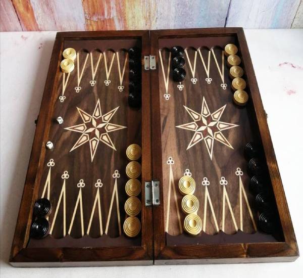 How to put a nut on a backgammon board